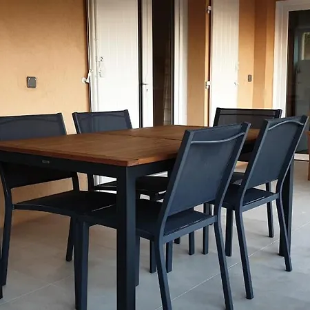 Superbe Renove De 3 Pieces Dans * Saint-Raphael (Var)
