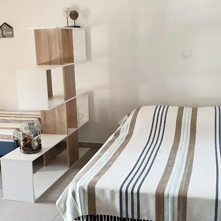 Superbe Renove De 3 Pieces Dans * Saint-Raphael (Var)
