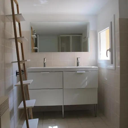 Apartment Superbe Renove De 3 Pieces Dans